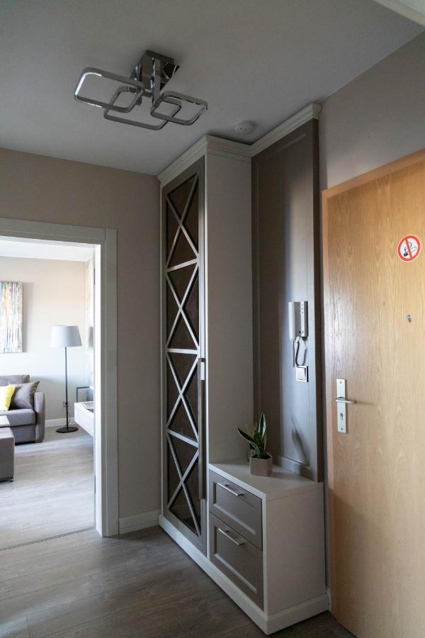 Deluxe Apartment Mit Tiefgarage In Naehe Messe-Bmw-Porsche-Dhl-Flughafen-Flugzeugwerk Der Deutsche Aircraft Leipzig Bagian luar foto