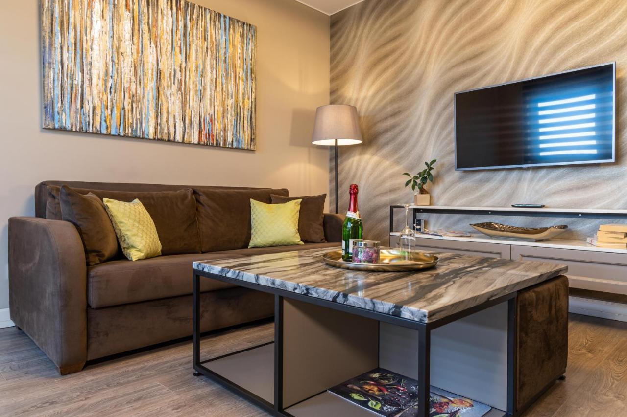 Deluxe Apartment Mit Tiefgarage In Naehe Messe-Bmw-Porsche-Dhl-Flughafen-Flugzeugwerk Der Deutsche Aircraft Leipzig Bagian luar foto